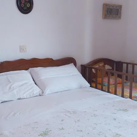 Hristos House توروني