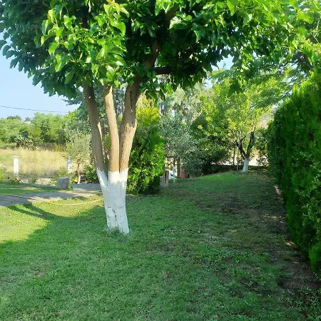 Hristos House * Τορώνη