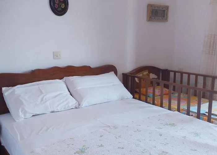 Hristos House 托罗尼